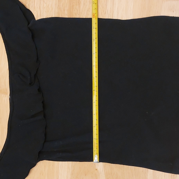2/$15 EUC Black Off Shoulder Crop Top Size M - Picture 7 of 9